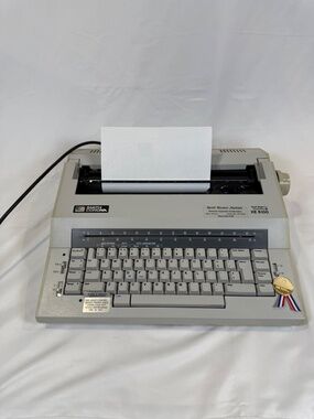 Vintage Smith Corona XE 5100 Typewriter ✨ Retro Tech Spell Right w Case